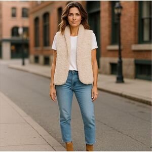 THE IMPECCABLE PIG Lucy Vest Women’s Medium Cream Soft Faux Fur Open Front